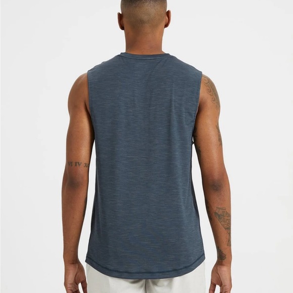NWT Vuori Zephyr Muscle Tee Indigo Heather Large - Picture 9 of 10